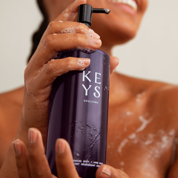 Alicia Keys Using Body and Hand Wash